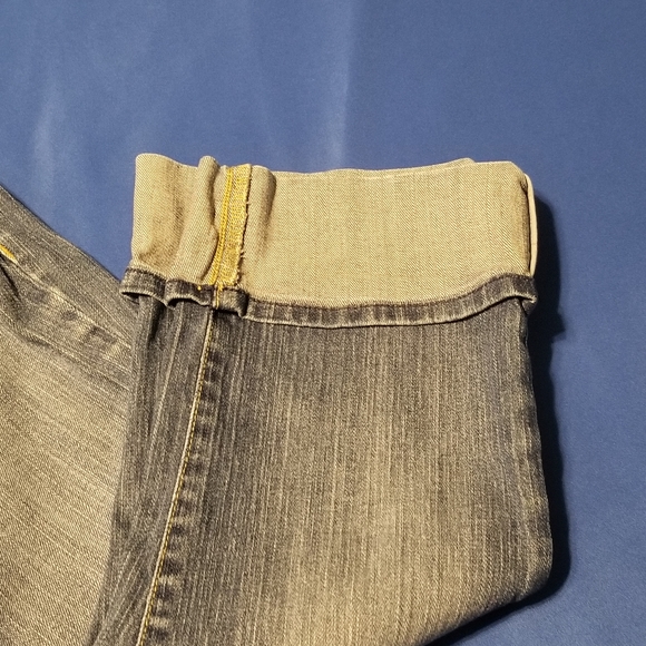 Gap Women's Low Rise Cropped Jean - Picture 2 of 10